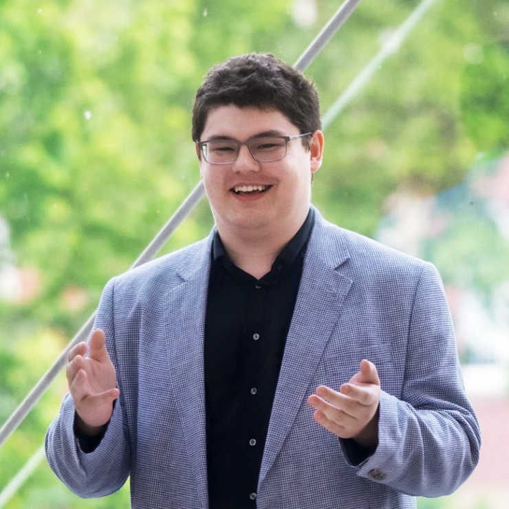 Eric Dillon Headshot